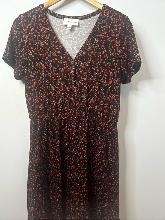 French Grey Dresses & Skirts - French Grey Black Short-Sleeve Floral V-Neck Minidress